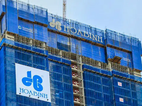 Một thành viên HĐQT kiêm Phó Tổng Giám đốc Tập đoàn Xây dựng Hoà Bình thoái sạch vốn khỏi công ty